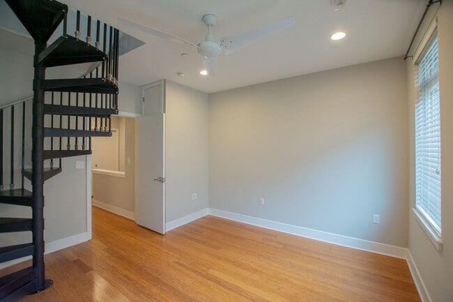 Building Photo - Modern & Efficient Point Breeze Townhome!