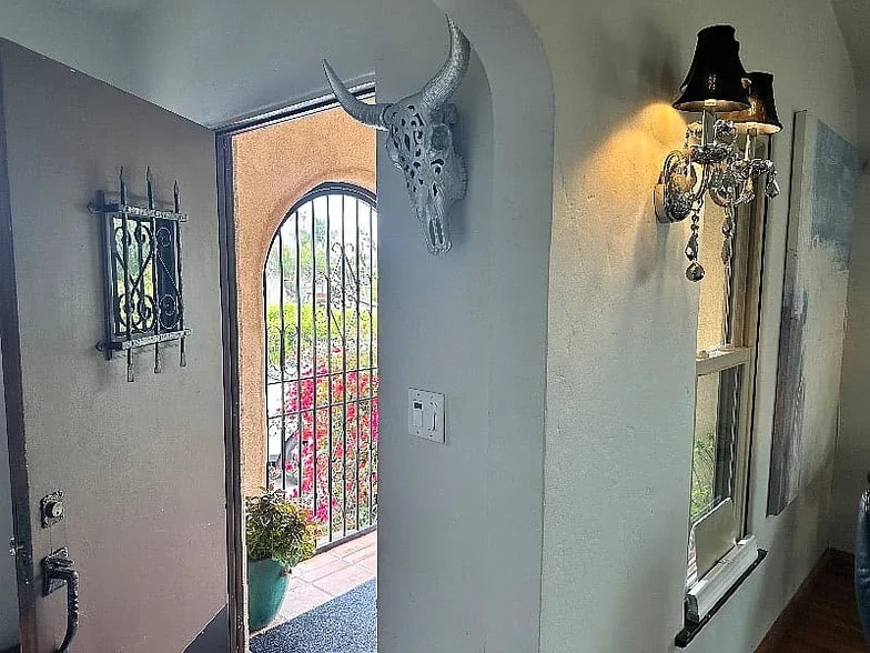 Door to front patio - 2945 32nd St