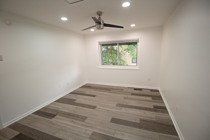 Master Bedroom - 5752 Thunder Hill Rd