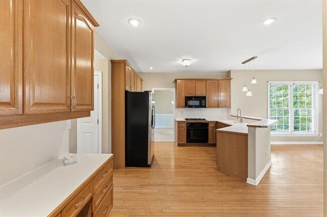 Building Photo - 3986 Fox Glen Dr