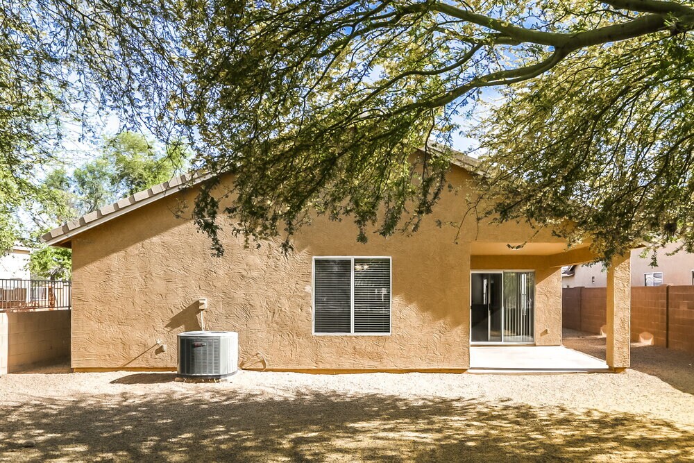 Building Photo - 6537 W Hilton Ave