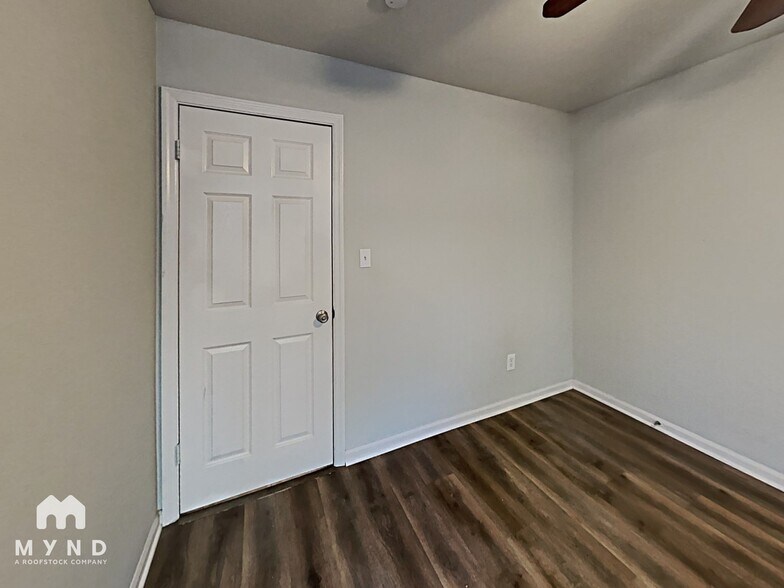 Building Photo - 9062 Homewood Dr