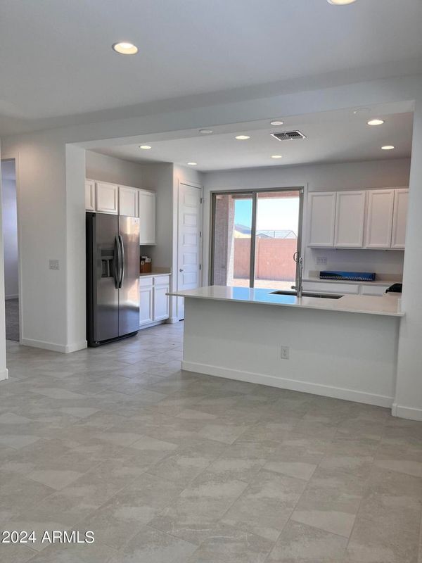 Building Photo - 9509 W Sells Dr