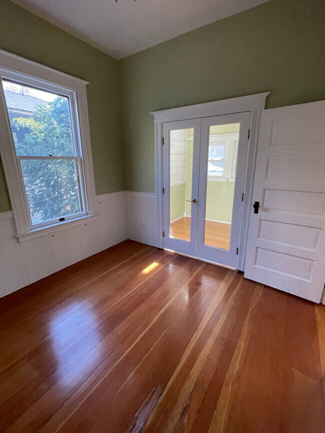 Building Photo - 326 U St