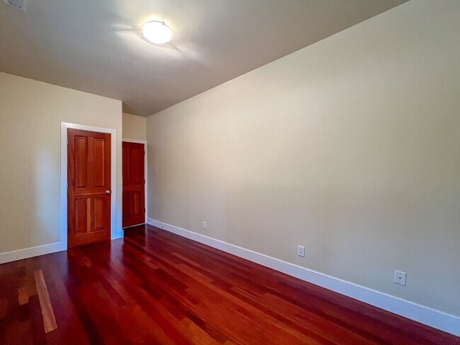Building Photo - 1146 Ragatz Ln