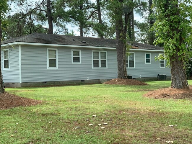 Building Photo - Sweet on Sophia