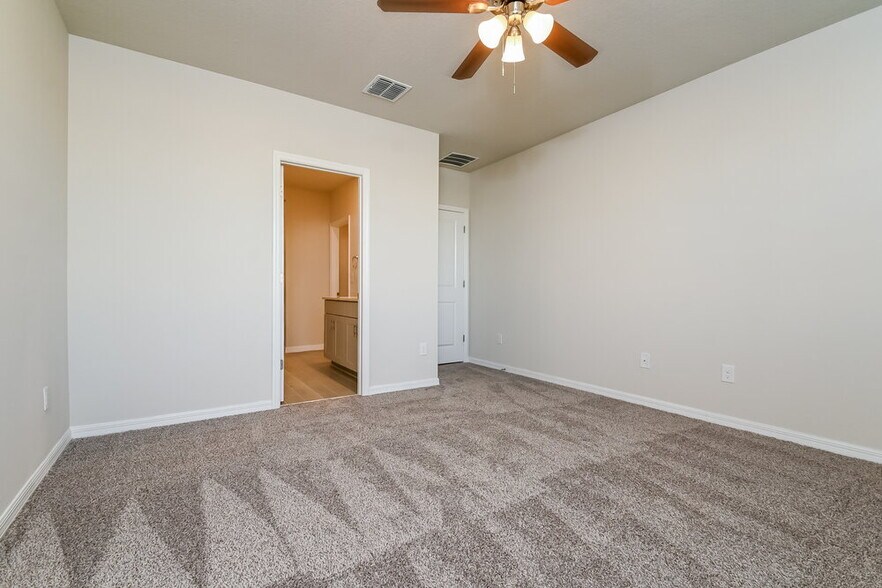 Building Photo - 214 Lovely Ct