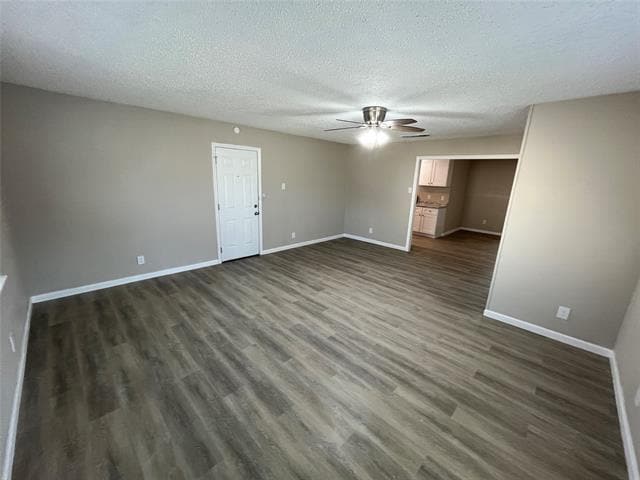 Building Photo - 3009 Clover Dr