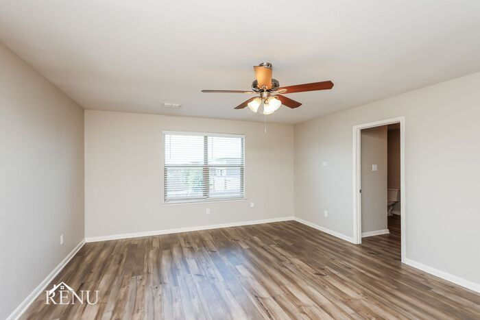 Building Photo - 2034 Delta Downs Dr