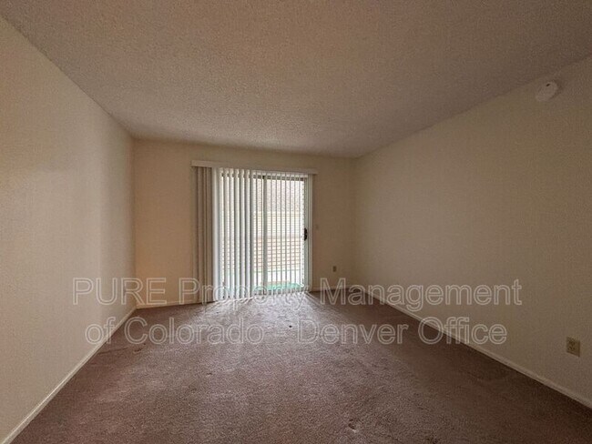 Building Photo - 965 S Miller St