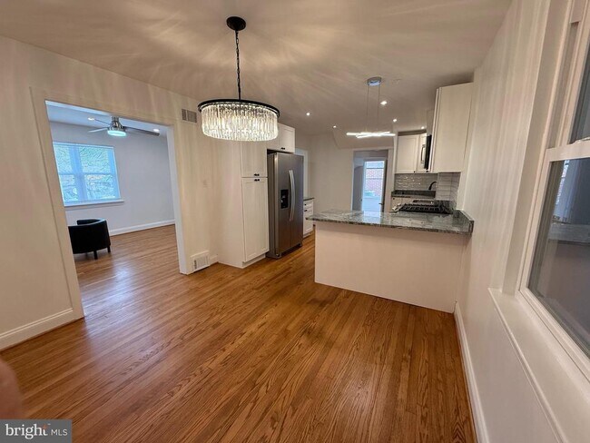 Building Photo - 3405 Carpenter St SE