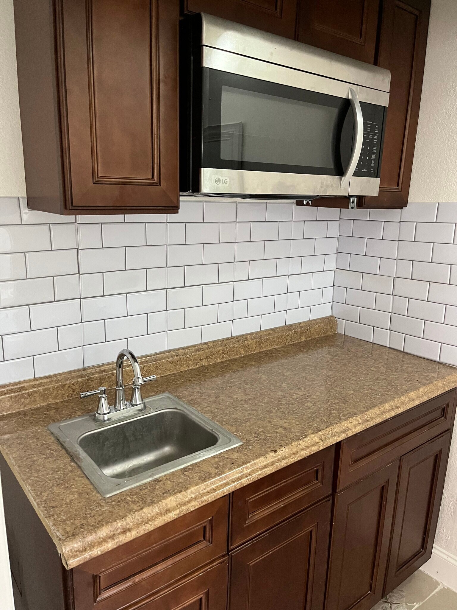 Building Photo - 8421 S Orange Blossom Trl