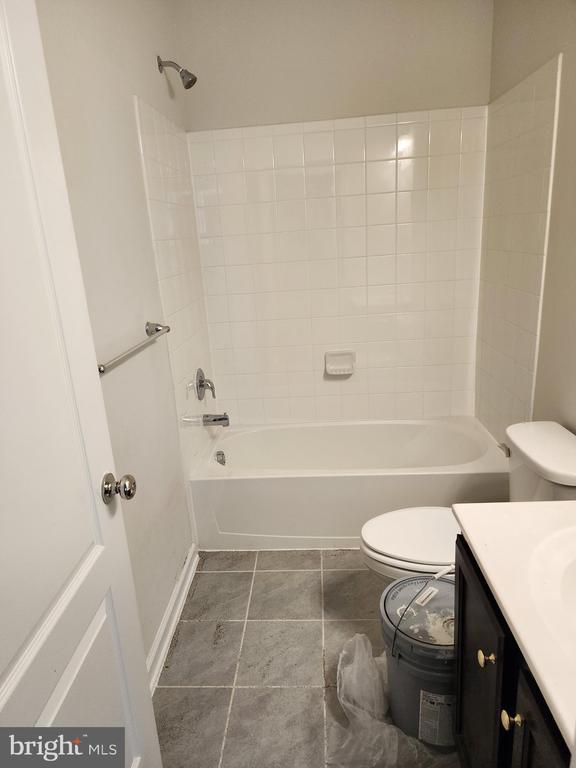 Building Photo - 2570 Debert Cir