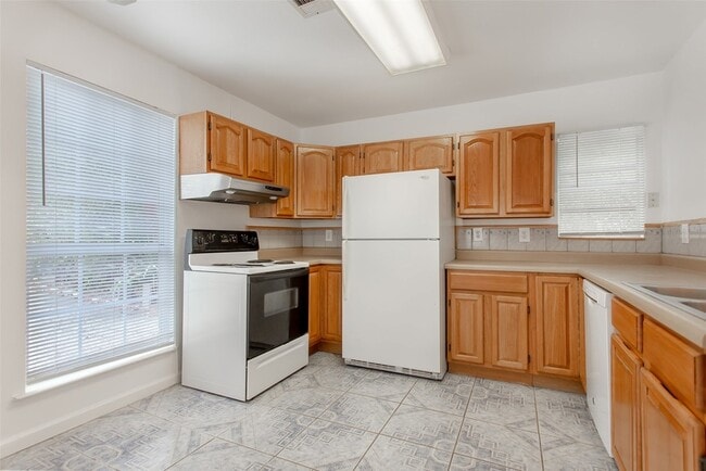 Building Photo - 5422 Miller Ave