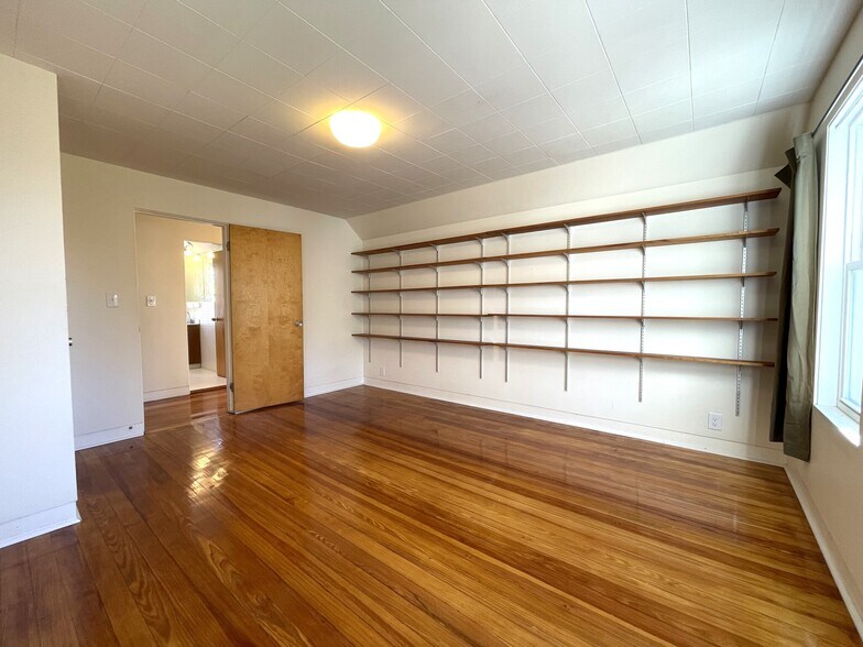 Building Photo - 10 Packard Ave