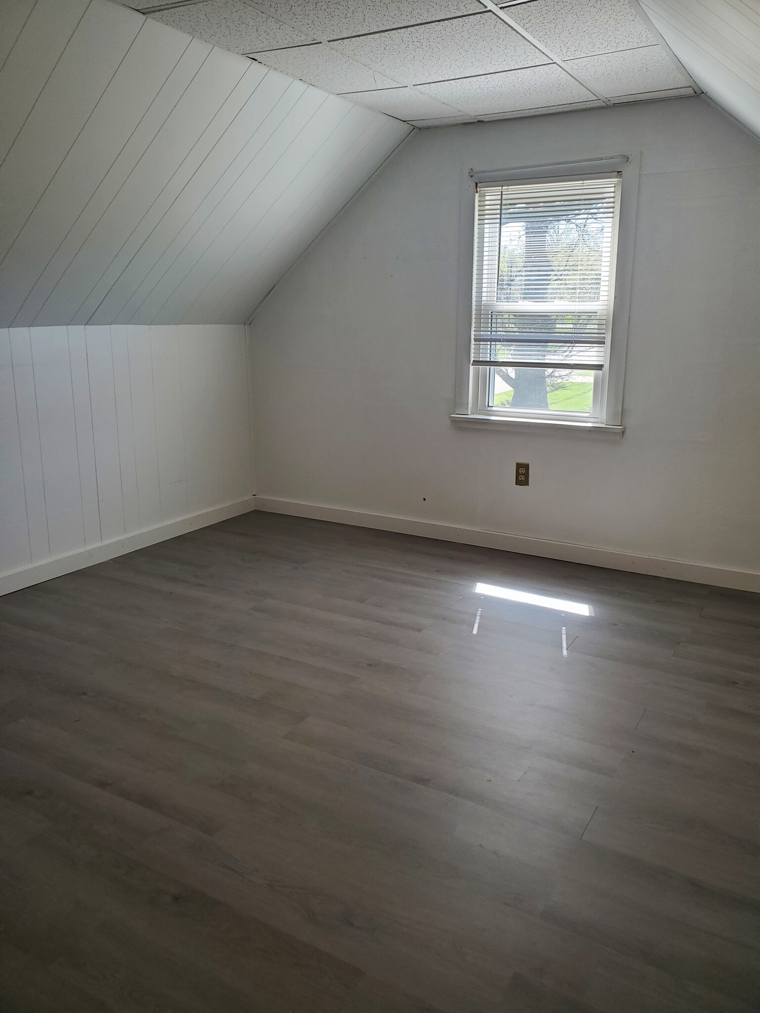 Bedroom 4 (2nd Floor) - 3206 Highland Rd