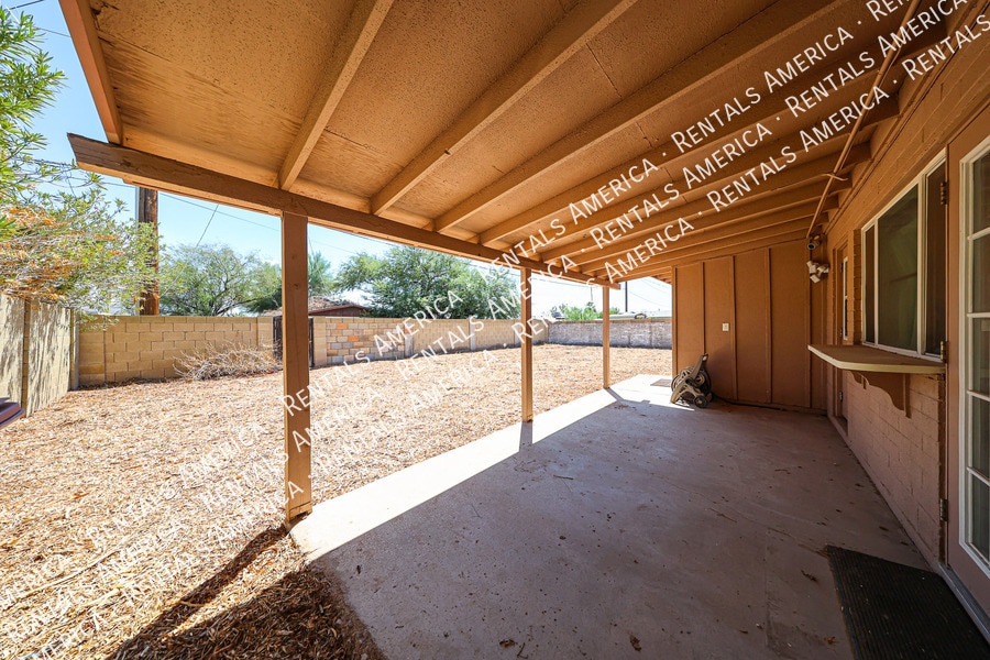 Building Photo - 7901 E Kimsey Ln