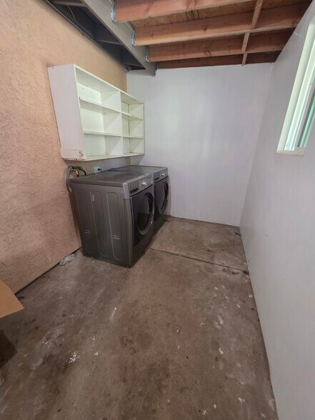 Building Photo - 23247 Raymond St