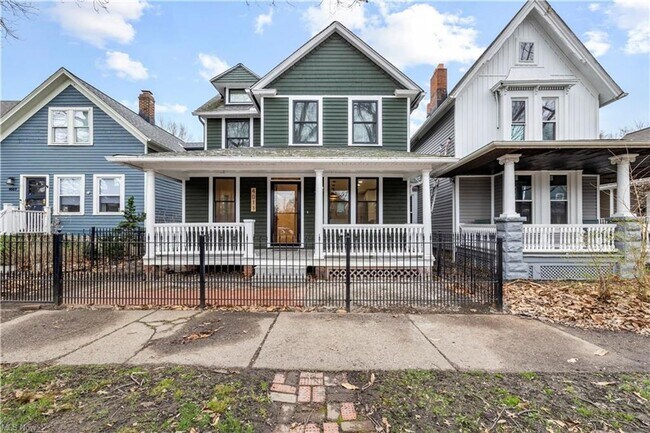 Primary Photo - 254 - Whitman