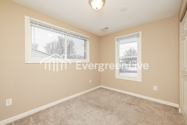 Building Photo - 7715 Brandt Pike