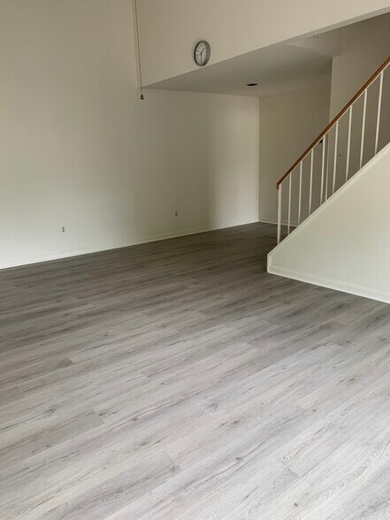 Building Photo - 18257 Rolling Meadow Way