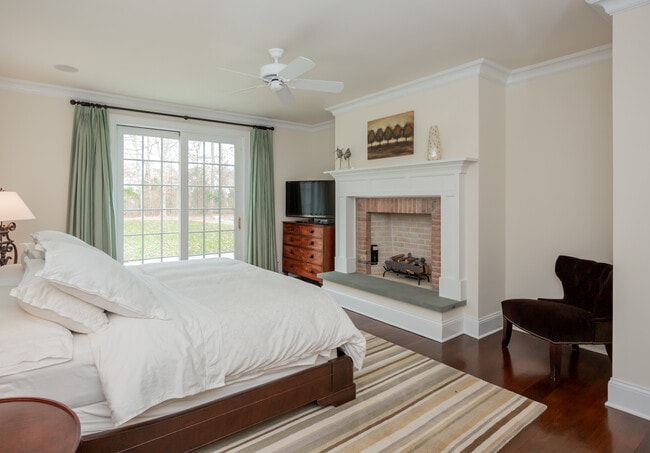 Building Photo - 21 Fieldview Ln