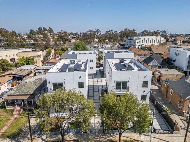 Building Photo - 642 N Boyle Ave