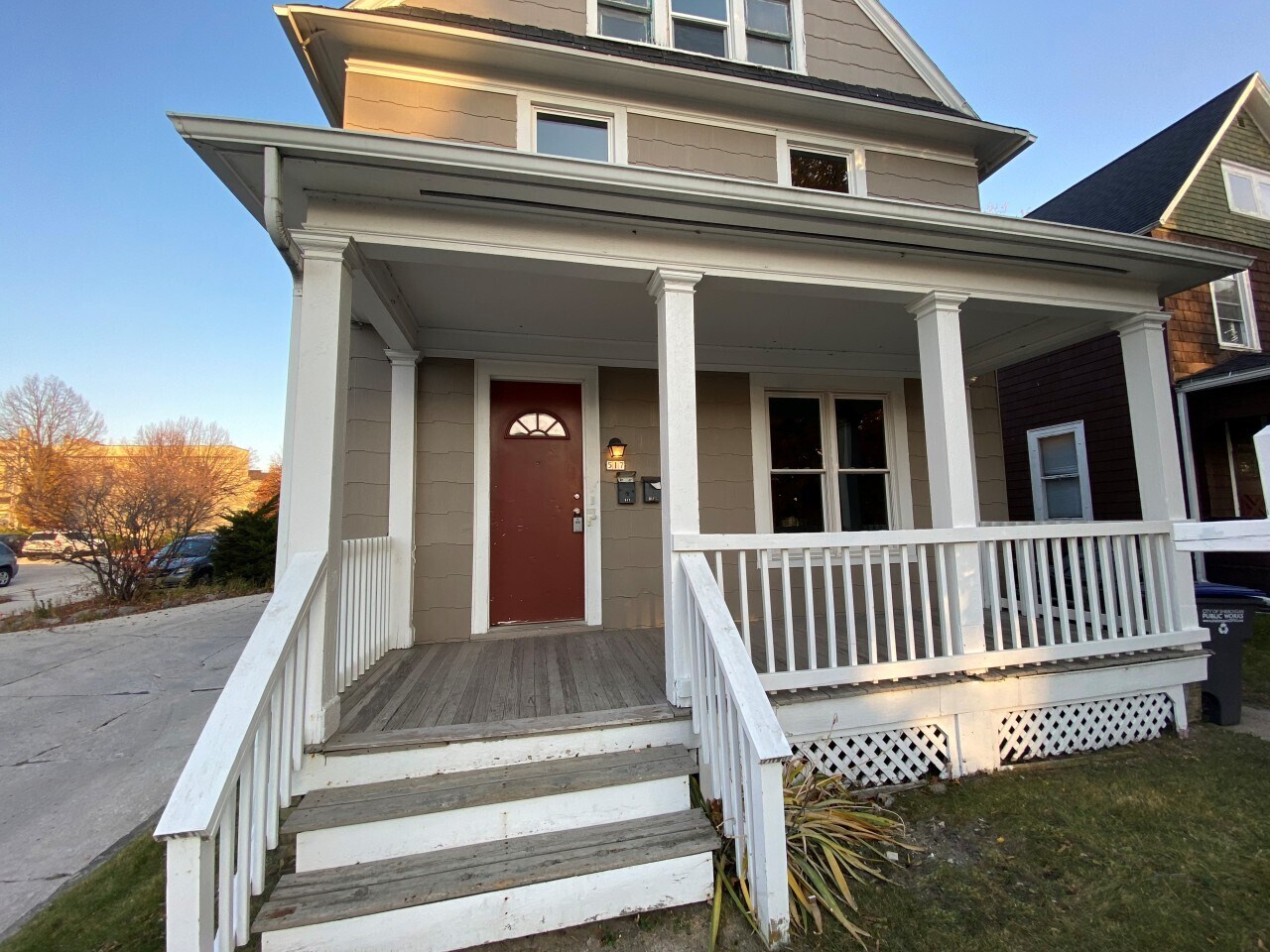 Building Photo - 517 S Water St