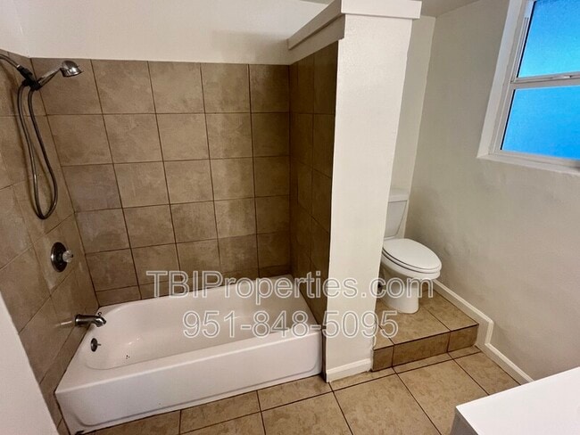 Building Photo - 4531 Park Ave