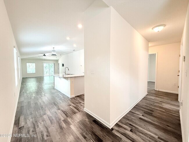 Building Photo - 7838 Meadow Walk Ln