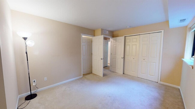 Building Photo - 275 Briarcrest Dr
