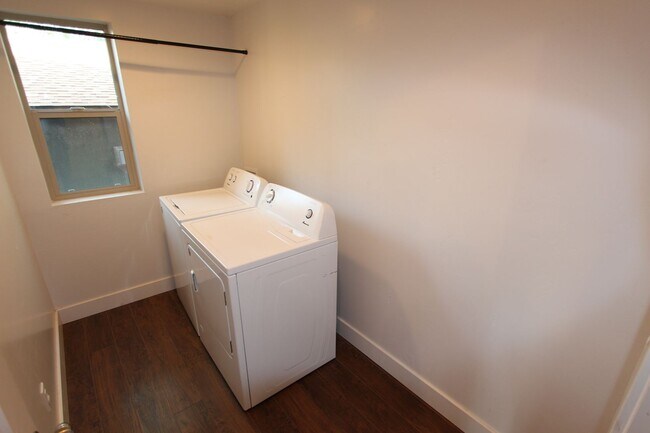 Building Photo - $500 off your 1st Month's rent! Home in Mo...
