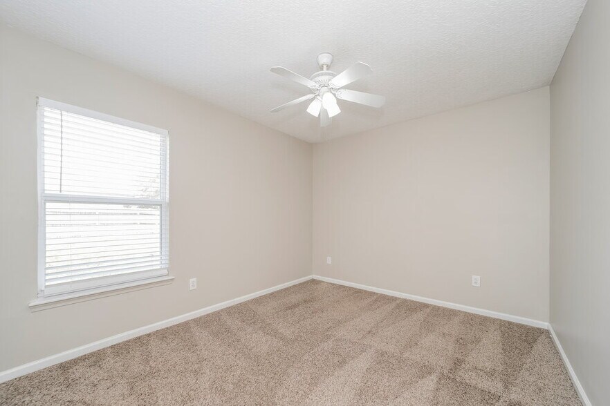 Building Photo - 14276 Sea Eagle Dr