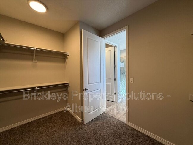 Building Photo - 3969 Kodiak Rd NE