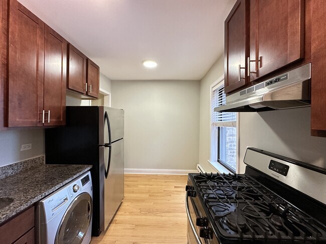 Building Photo - 550 Chestnut St