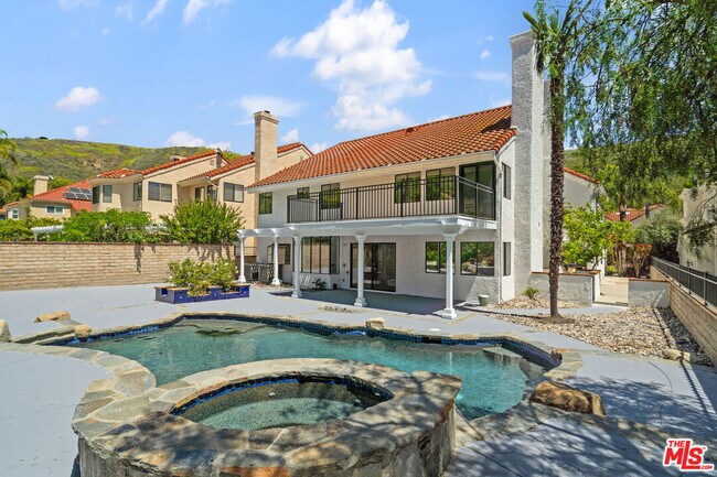 Building Photo - 6143 Lake Lindero Dr