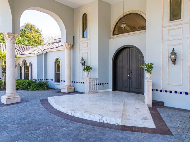 Building Photo - 10270 SW 58th St