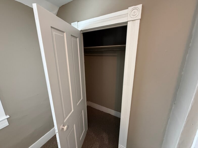 Building Photo - 121 N 8th St