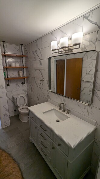 Building Photo - 1220 N Cedar Crest Blvd