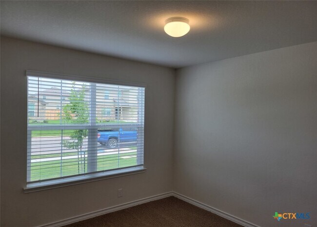 Building Photo - 609 Great Plains