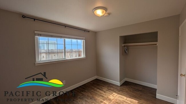 Building Photo - Updated Three Bedroom