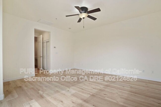 Building Photo - 8292 Crystal Walk Cir