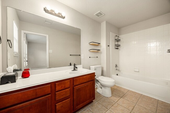 Building Photo - 10427 Lyndon Meadows Dr