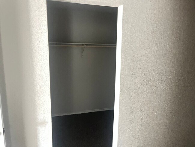 Building Photo - Rental Home In Excellent Condition