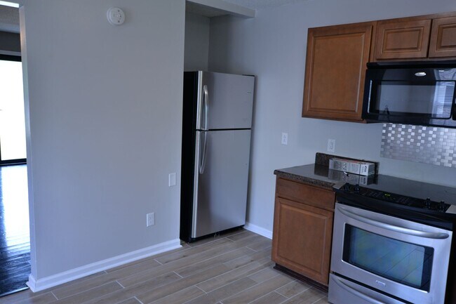 Building Photo - Cozy 3-Bedroom Near Greensboro Coliseum