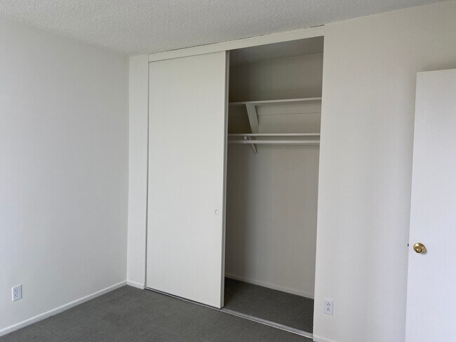 Bedroom One Closet - 11983 Walnut Ln