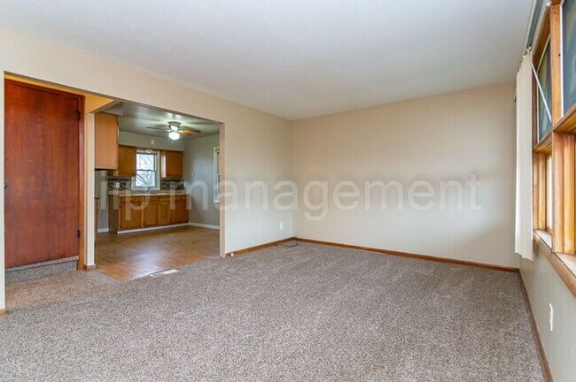 Building Photo - 4 Bedroom 2 Bath Cape Cod in Maple Hts
