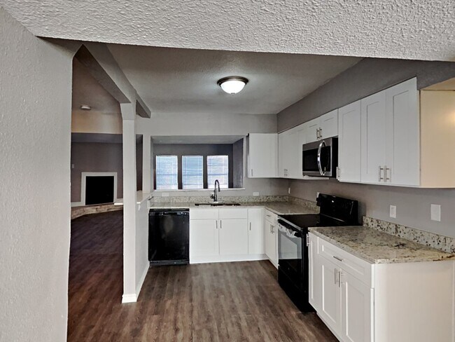 Building Photo - 1611 La Manda Blvd