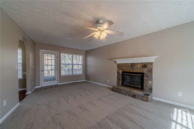 Building Photo - 670 Woodland Ridge Dr