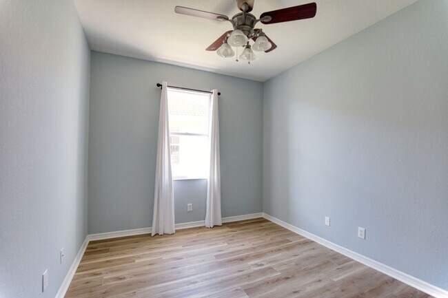 Building Photo - Annual Pool Home in The Stoneybrook Community of Venice!